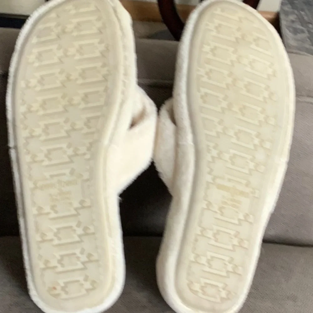 Slippers - Picture 3 of 3